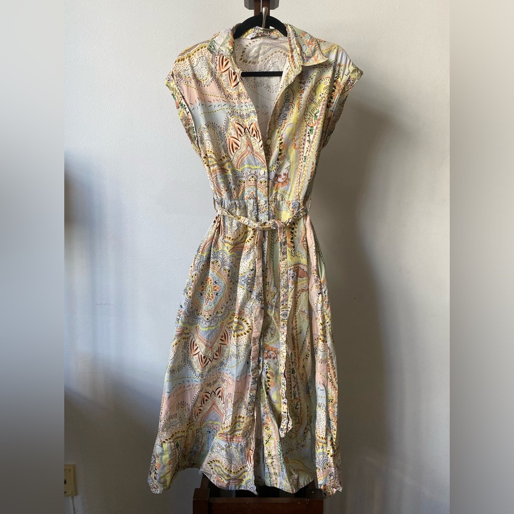 Pastel multicolored floral maxi dress with frontal buttons and detachable belt